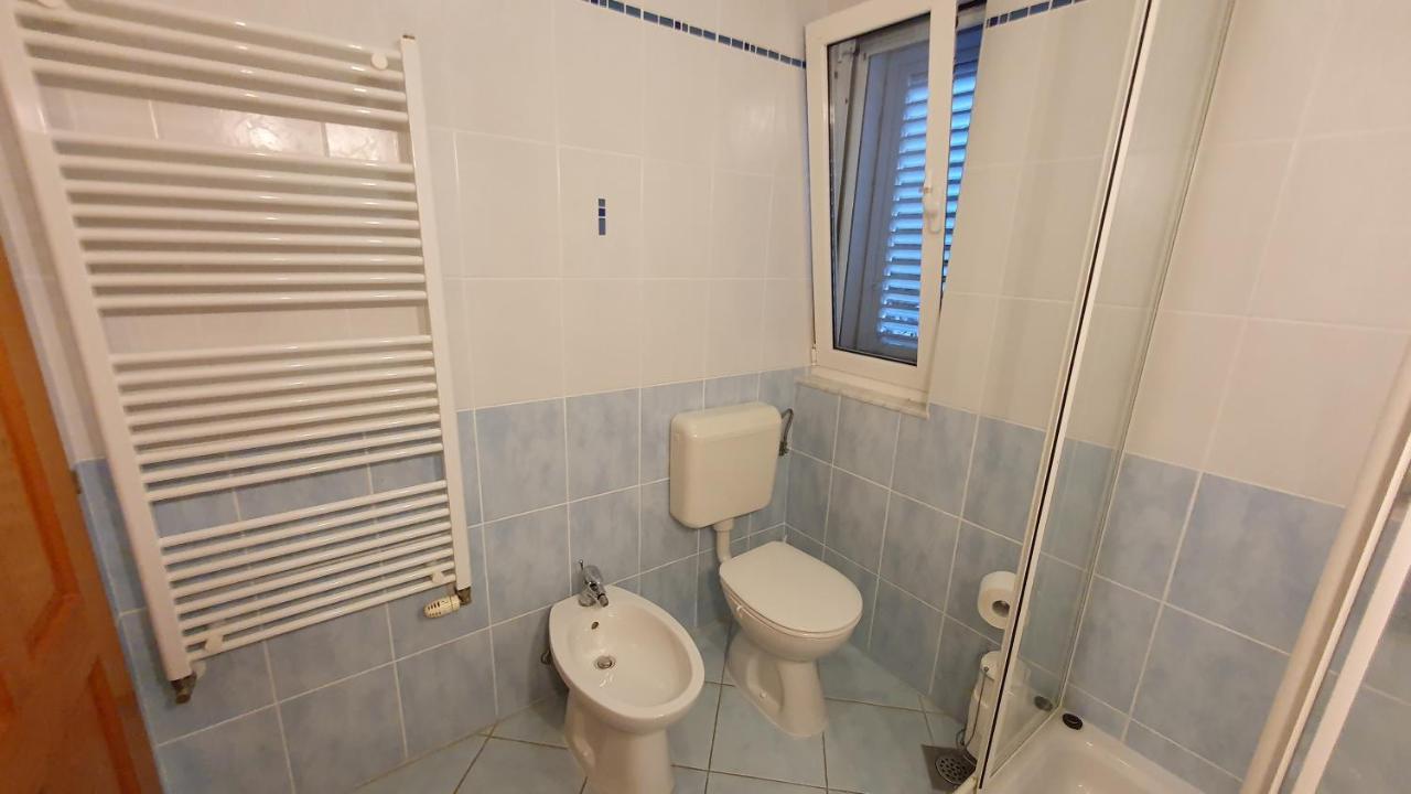 Sea Side Apartments 4* โนวีวีโนดอลสกี ภายนอก รูปภาพ