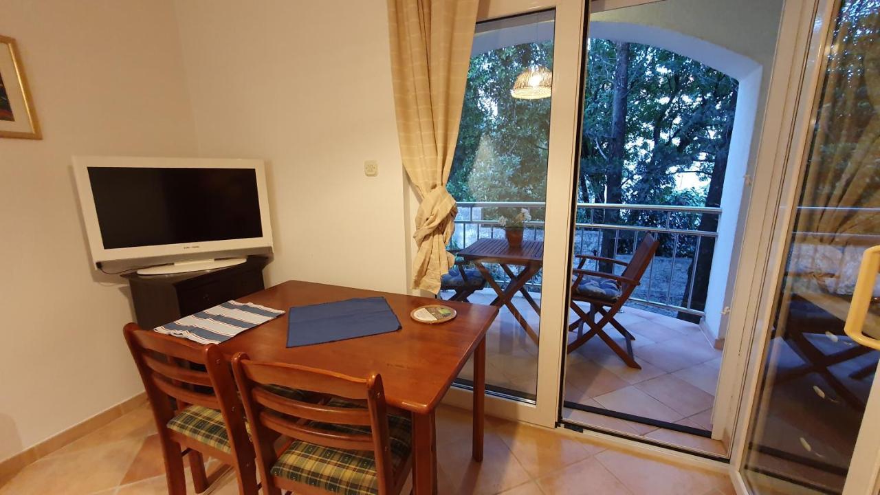 Sea Side Apartments 4* โนวีวีโนดอลสกี ภายนอก รูปภาพ