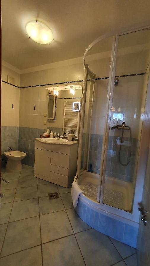 Sea Side Apartments 4* โนวีวีโนดอลสกี ภายนอก รูปภาพ