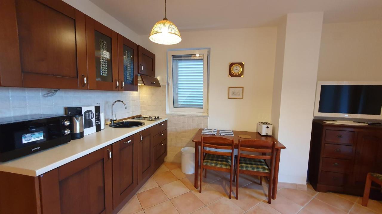 Sea Side Apartments 4* โนวีวีโนดอลสกี ภายนอก รูปภาพ
