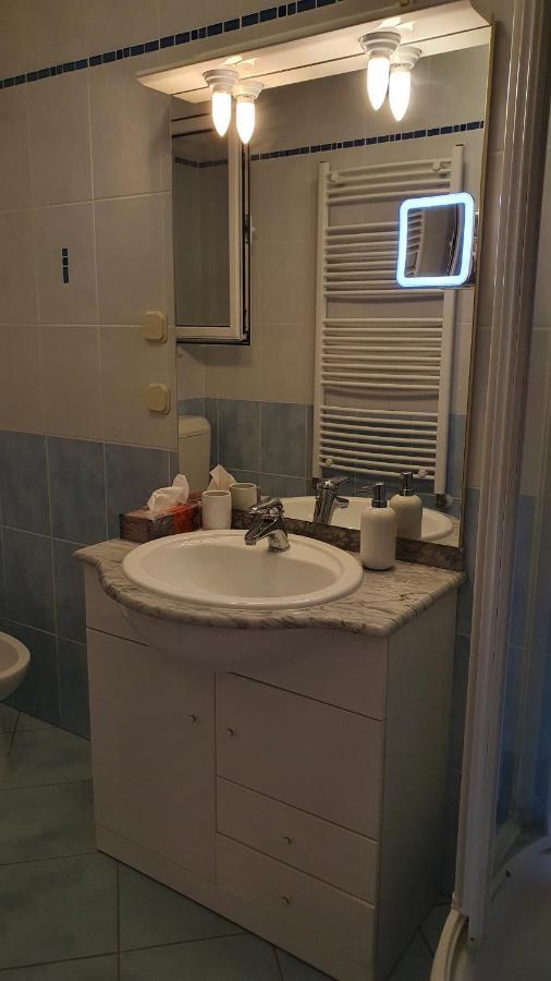 Sea Side Apartments 4* โนวีวีโนดอลสกี ภายนอก รูปภาพ