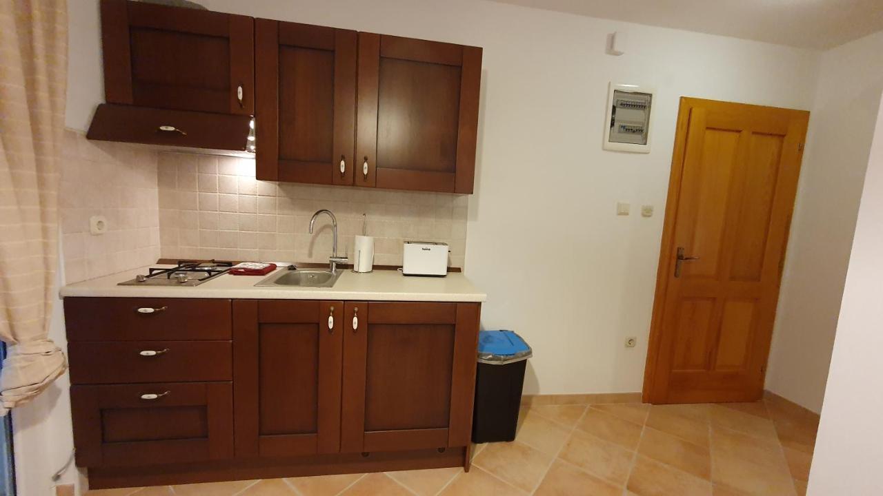 Sea Side Apartments 4* โนวีวีโนดอลสกี ภายนอก รูปภาพ