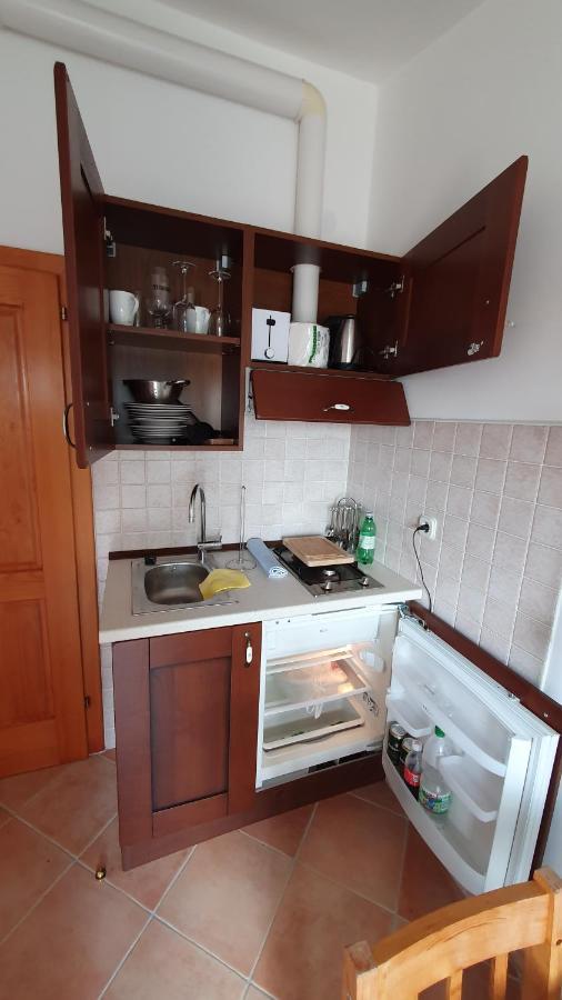 Sea Side Apartments 4* โนวีวีโนดอลสกี ภายนอก รูปภาพ